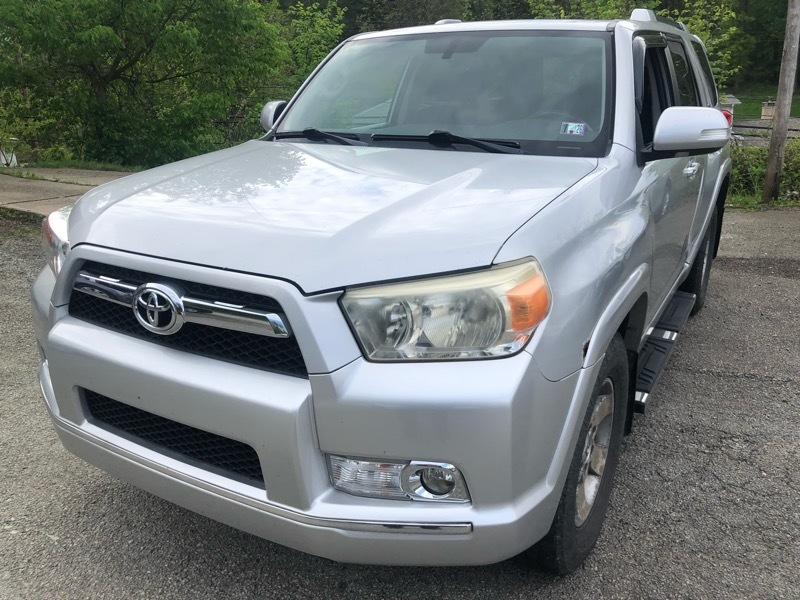 Toyota 4Runner SR5 4WD 2011
