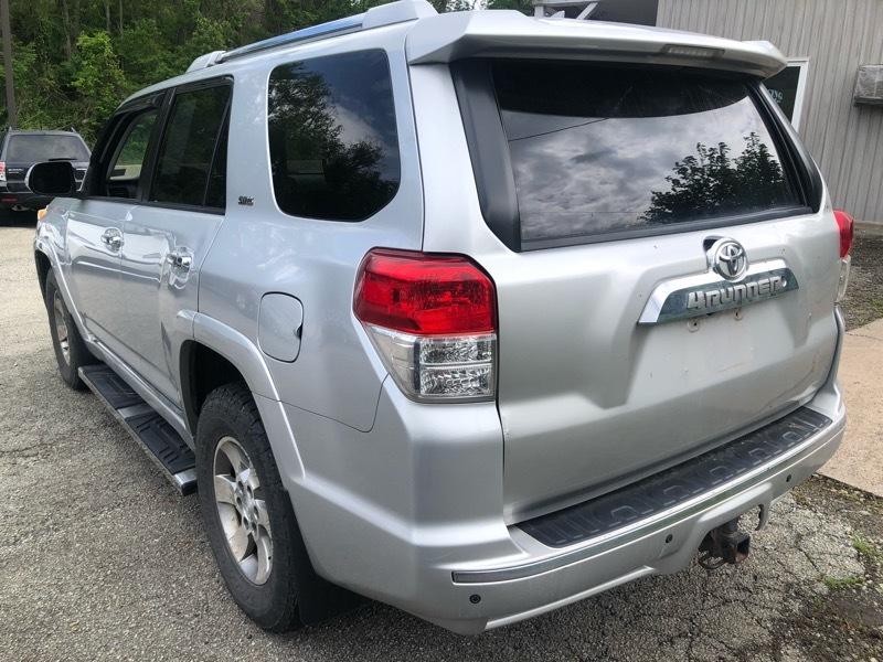 Toyota 4Runner SR5 4WD 2011