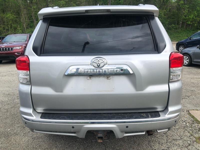Toyota 4Runner SR5 4WD 2011