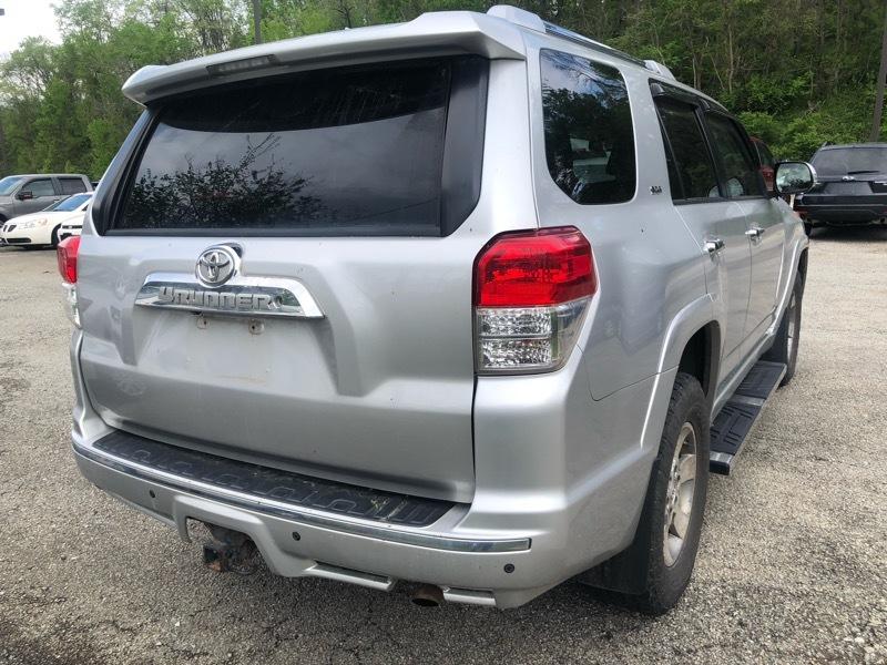 Toyota 4Runner SR5 4WD 2011