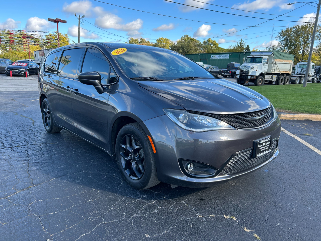 Chrysler Pacifica Touring FWD 2020
