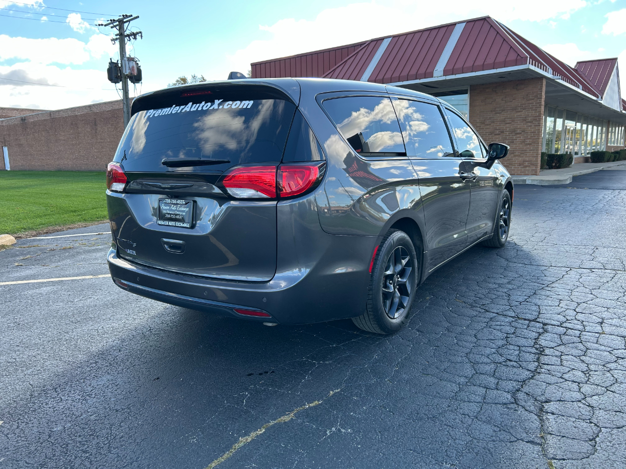Chrysler Pacifica Touring FWD 2020