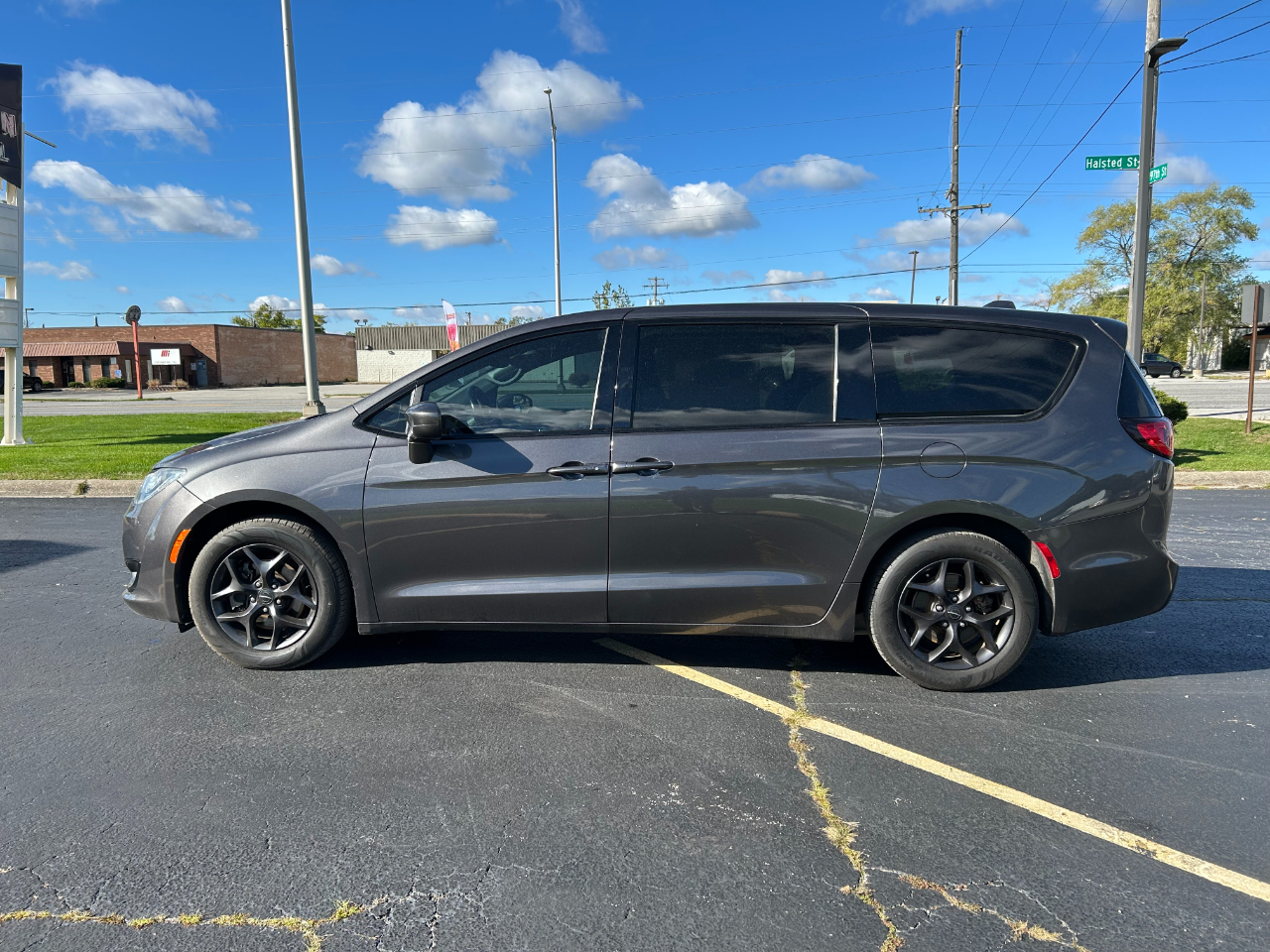 Chrysler Pacifica Touring FWD 2020