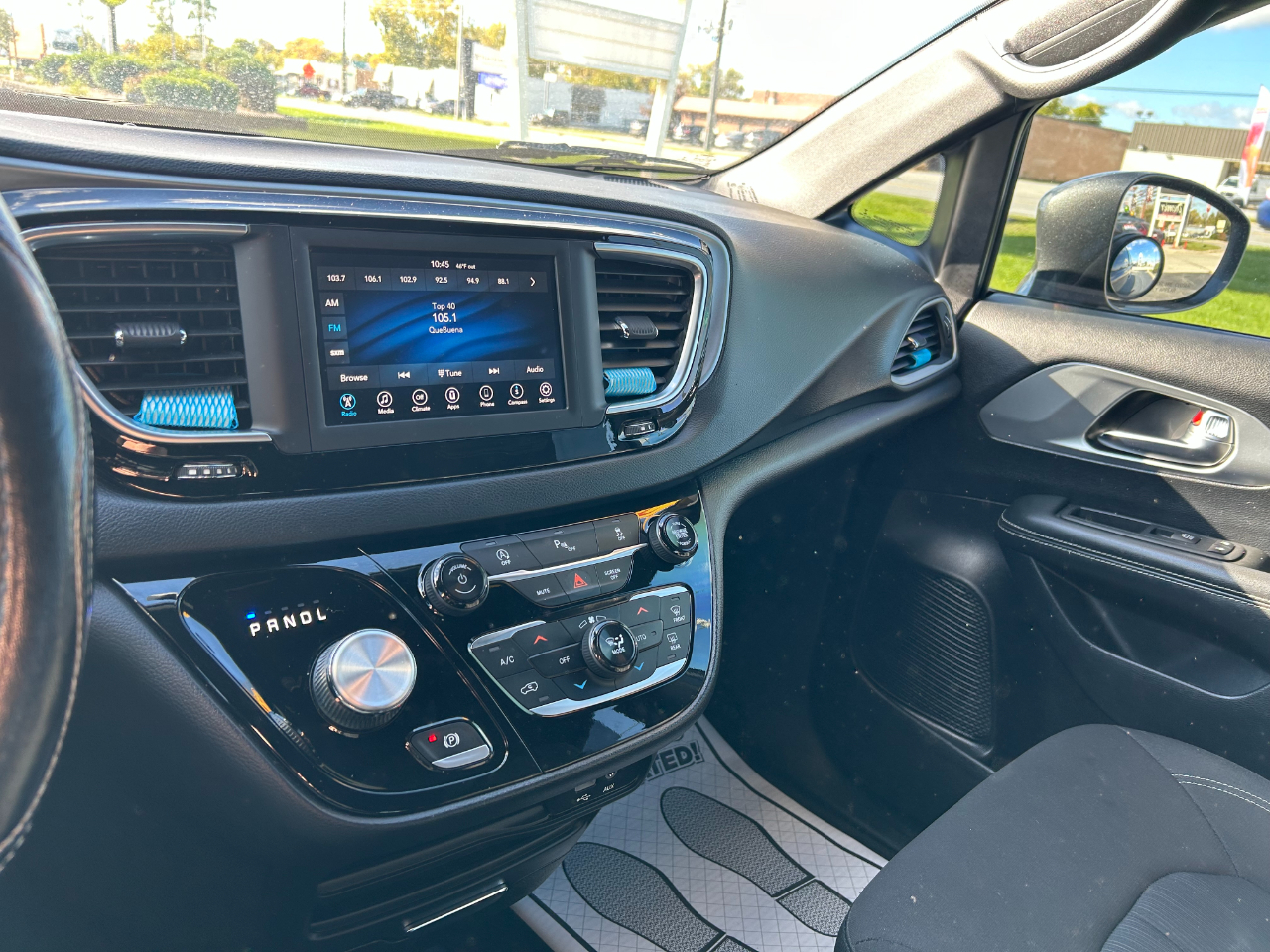 Chrysler Pacifica Touring FWD 2020