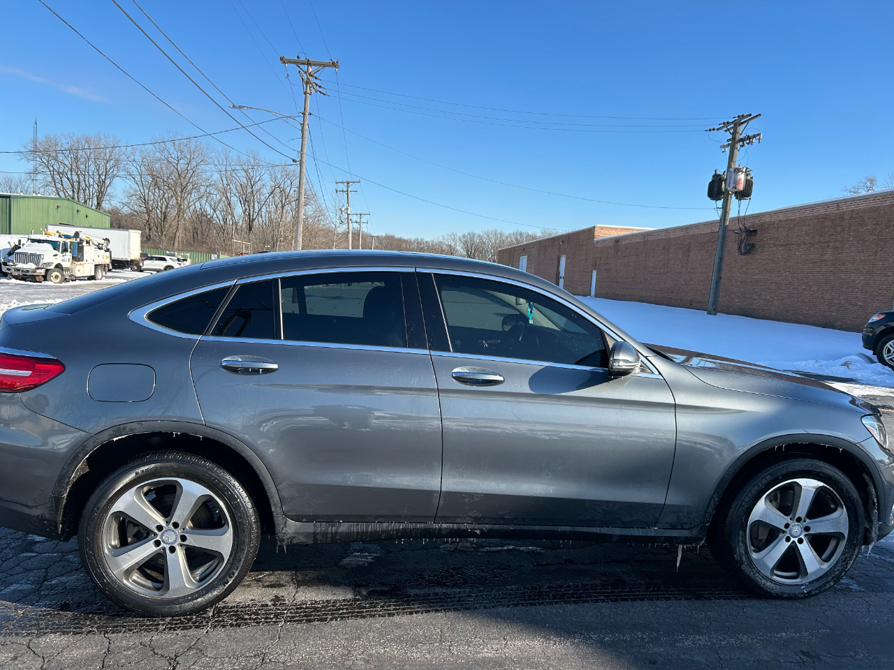 Mercedes-Benz GLC GLC 300 4MATIC SUV 2017