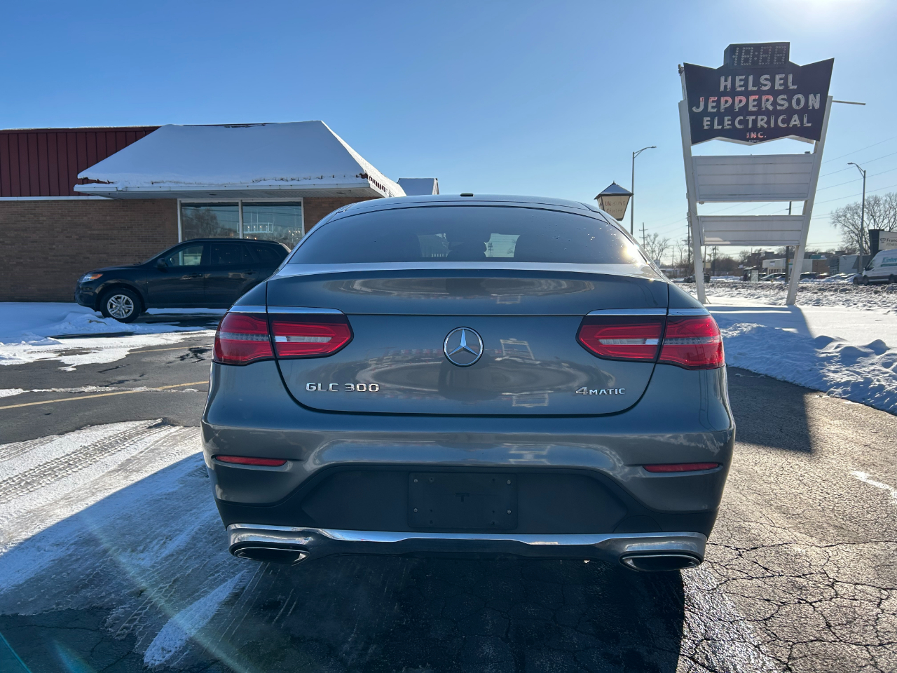 Mercedes-Benz GLC GLC 300 4MATIC SUV 2017