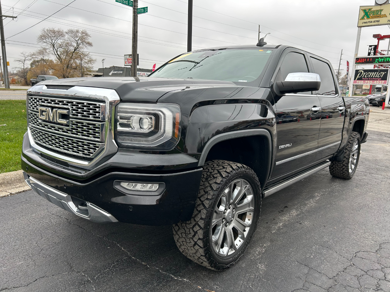 2017 GMC Sierra 1500 4WD Crew Cab 143.5" Denali