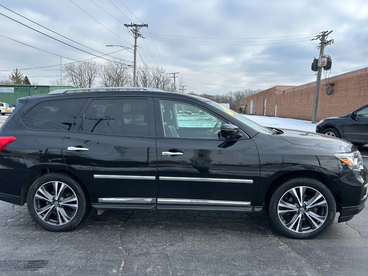 Nissan Pathfinder FWD Platinum 2020