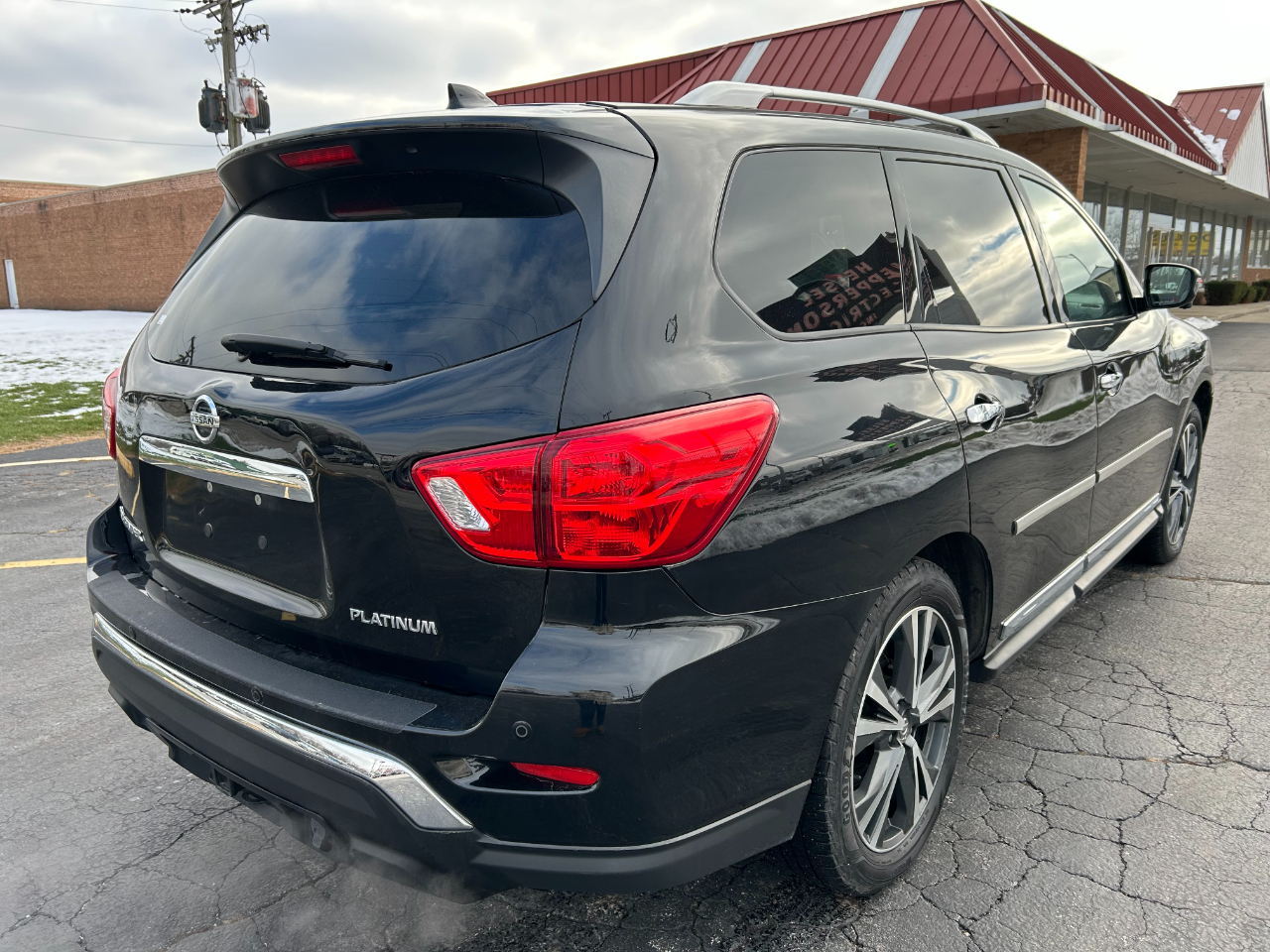 Nissan Pathfinder FWD Platinum 2020