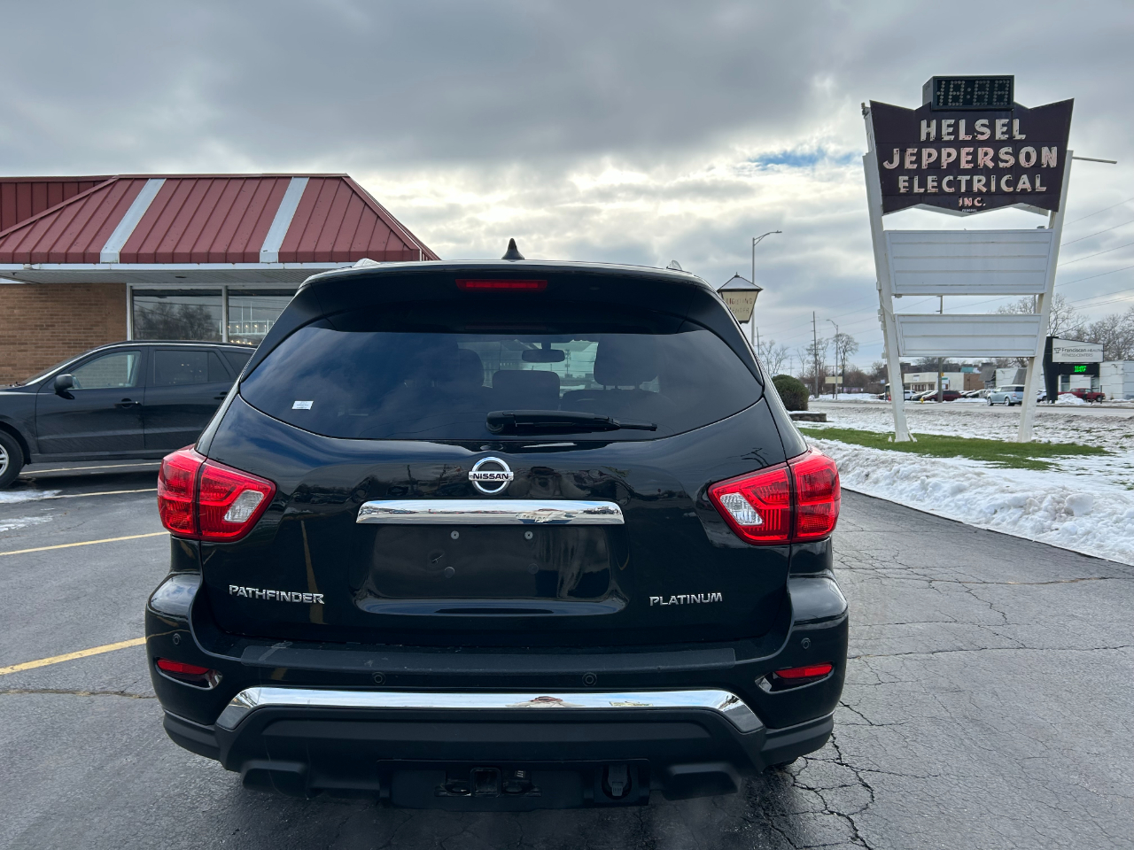 Nissan Pathfinder FWD Platinum 2020