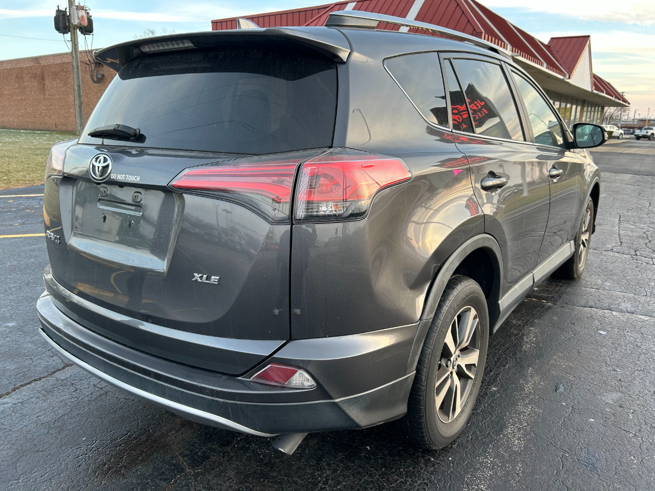 Toyota RAV4 Adventure FWD (Natl) 2018