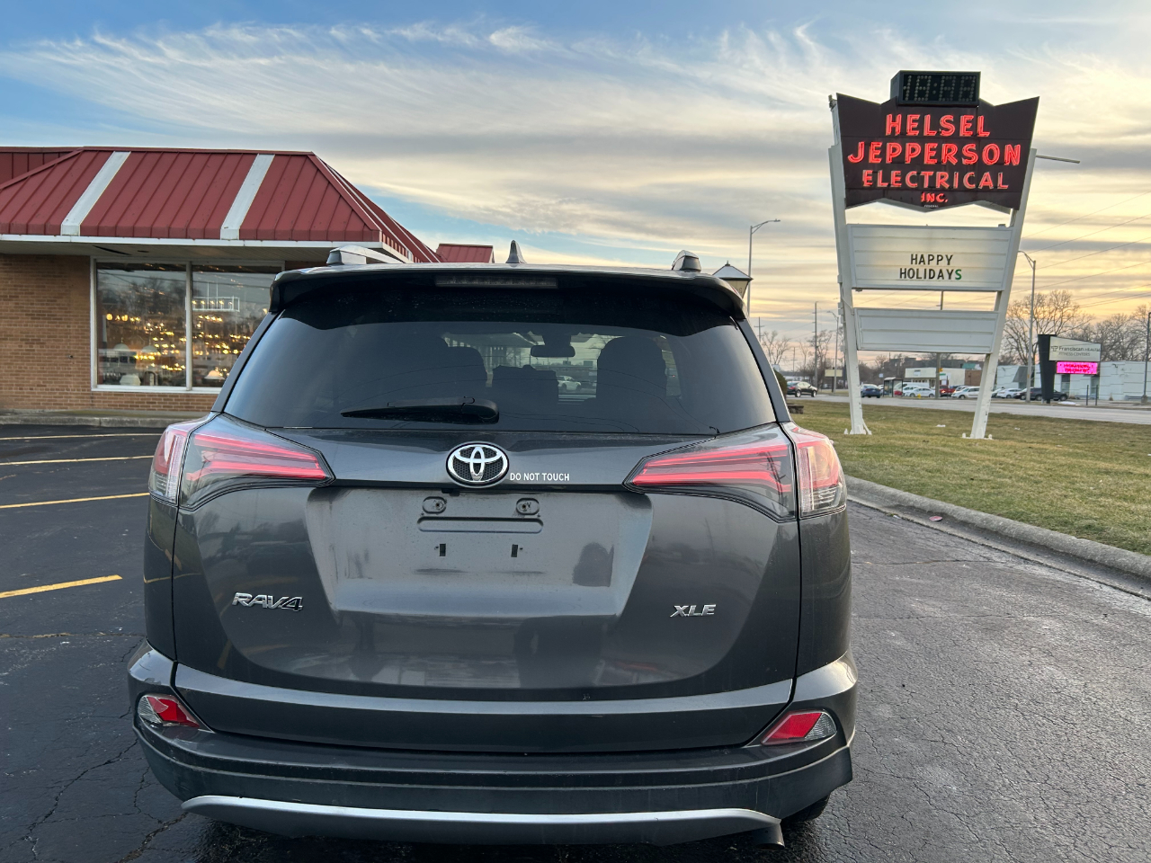 Toyota RAV4 Adventure FWD (Natl) 2018