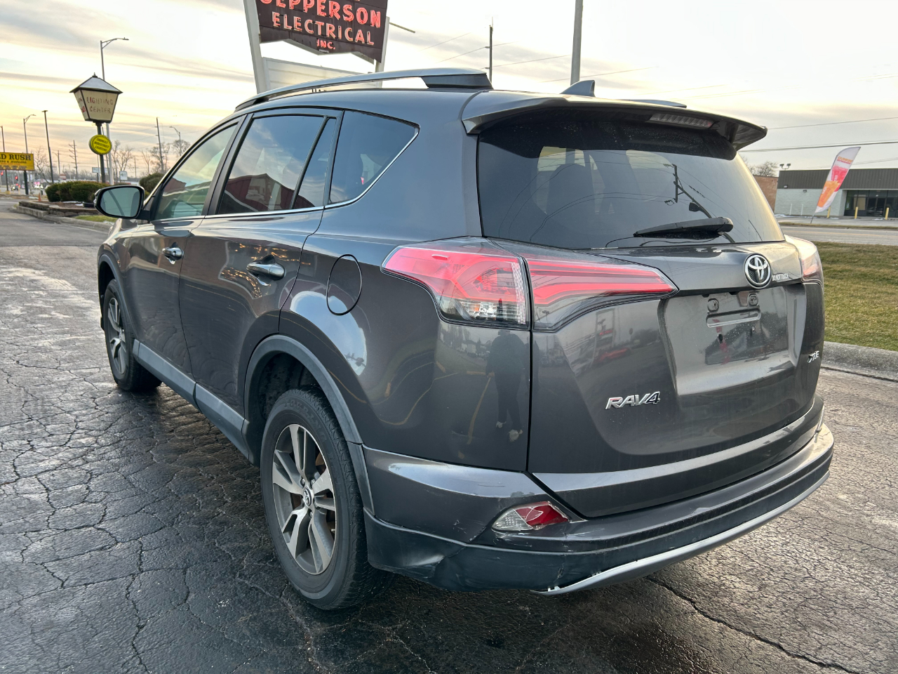 Toyota RAV4 Adventure FWD (Natl) 2018