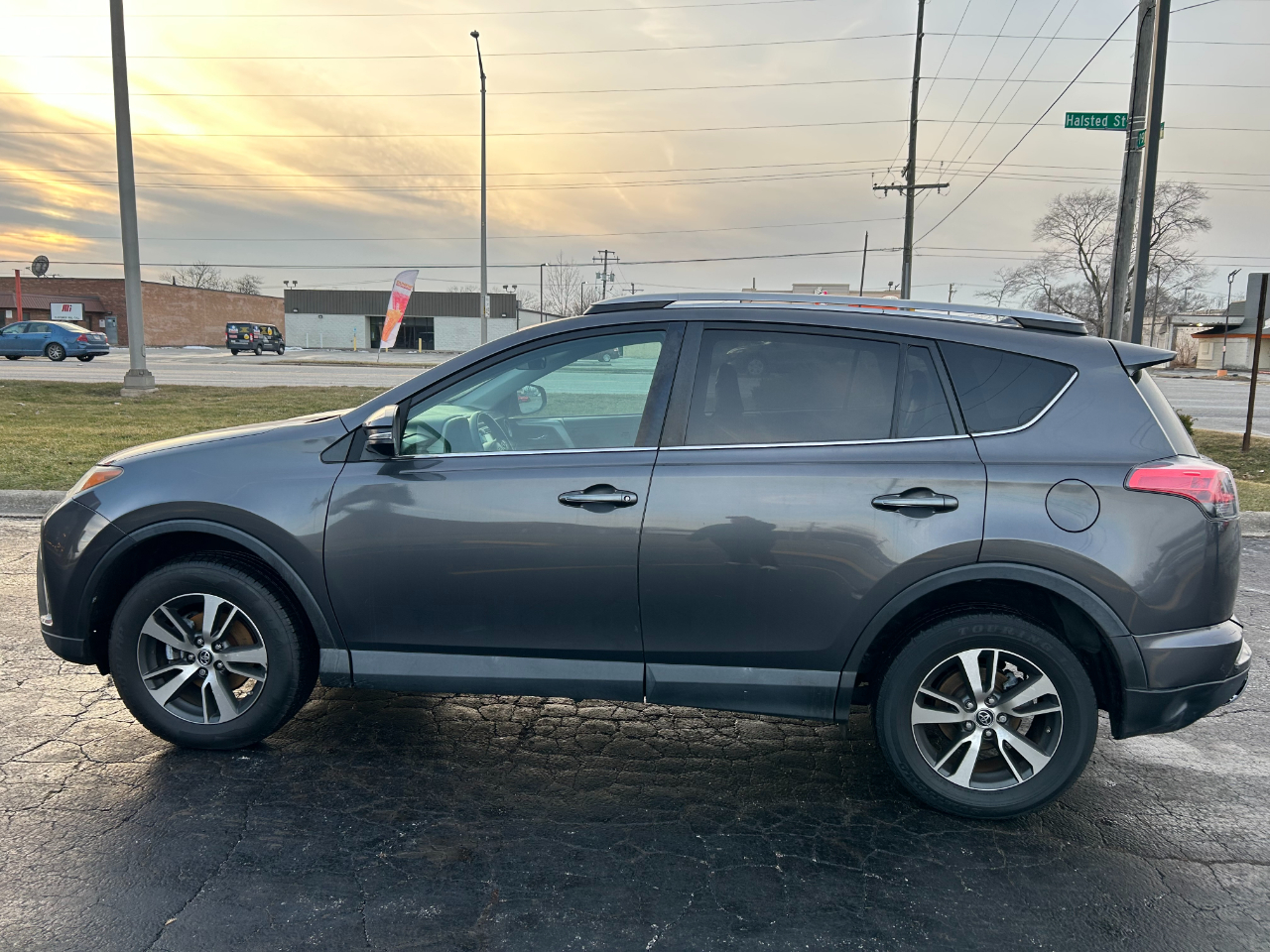 Toyota RAV4 Adventure FWD (Natl) 2018