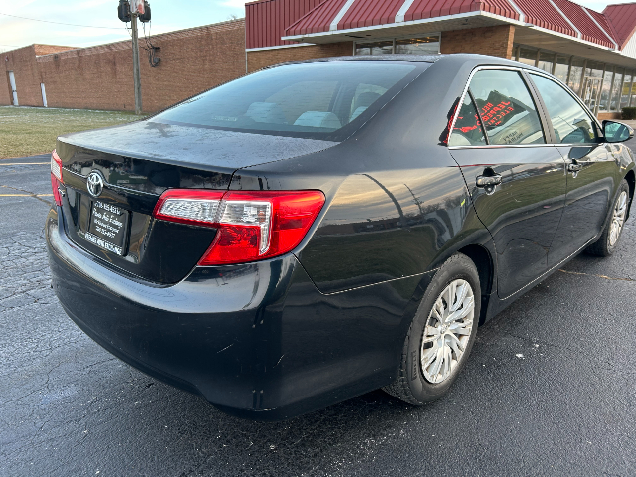 Toyota Camry 4dr Sdn I4 Auto XLE (Natl) 2013