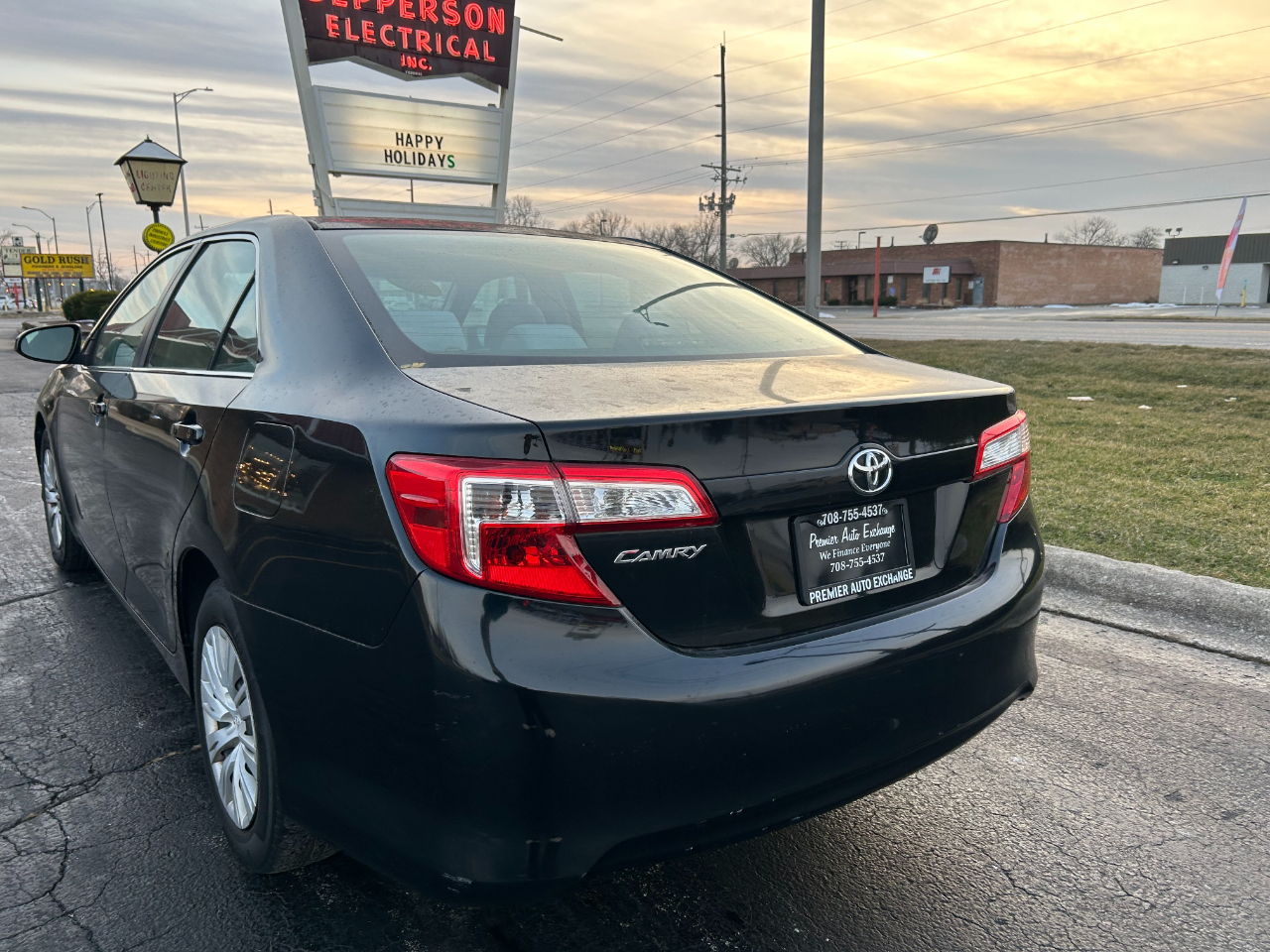 Toyota Camry 4dr Sdn I4 Auto XLE (Natl) 2013