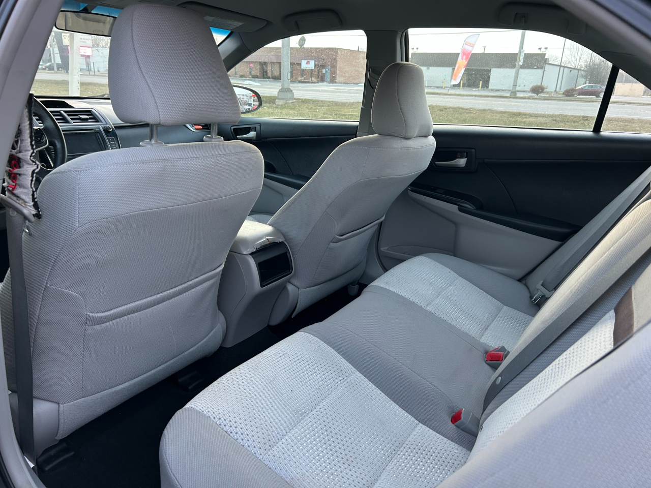 Toyota Camry 4dr Sdn I4 Auto XLE (Natl) 2013