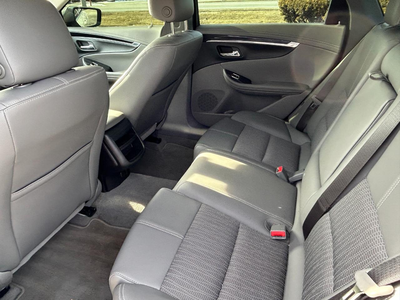 Chevrolet Impala 4dr Sdn LS w/1FL 2018