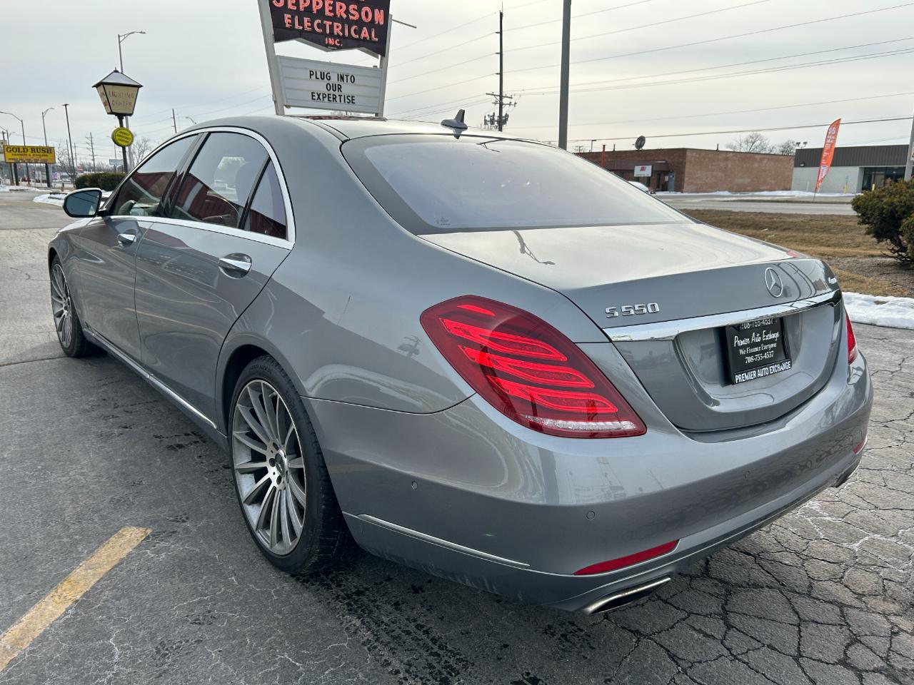 Mercedes-Benz S-Class 4dr Sdn S 550 4MATIC 2015