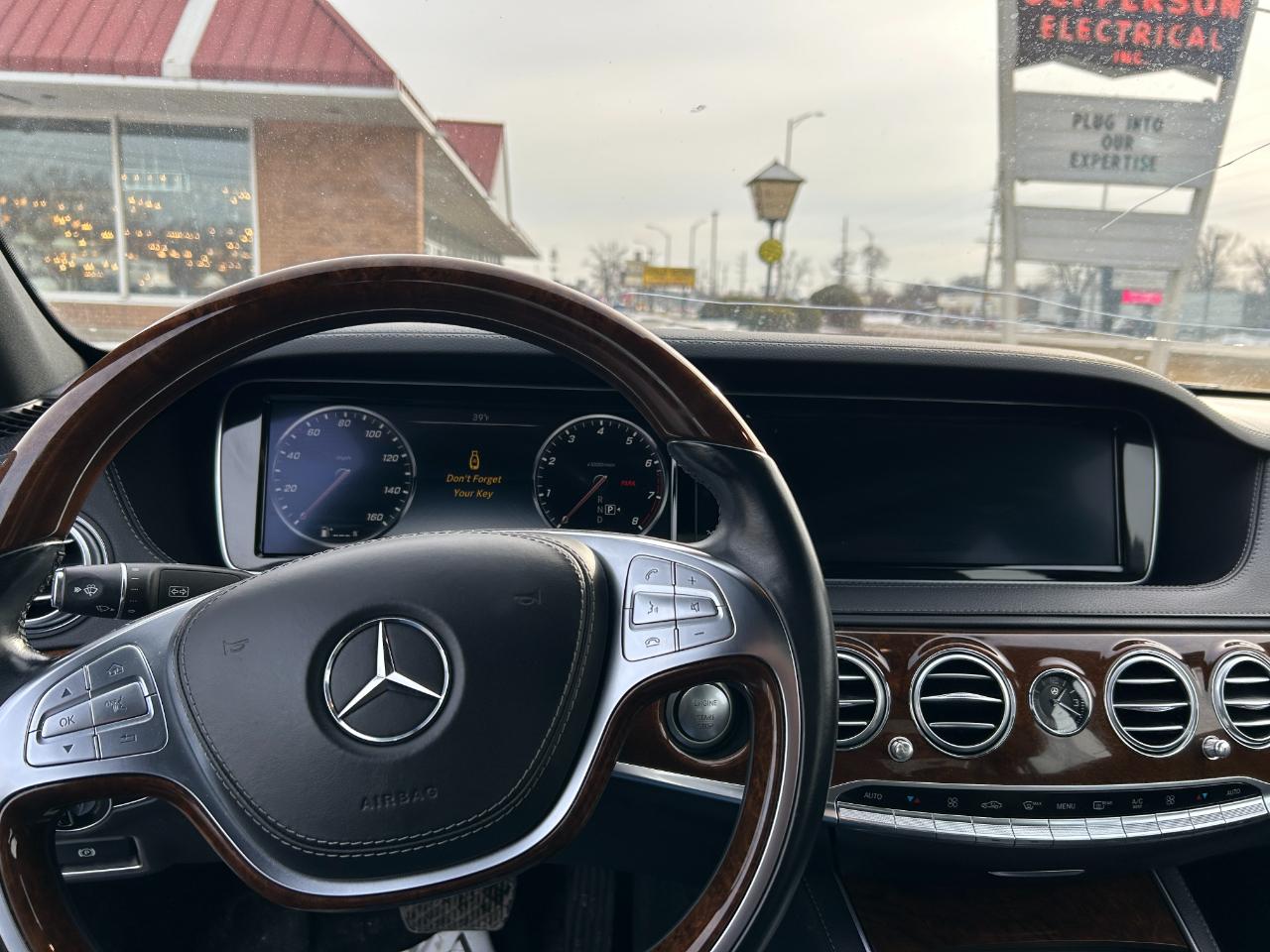 Mercedes-Benz S-Class 4dr Sdn S 550 4MATIC 2015