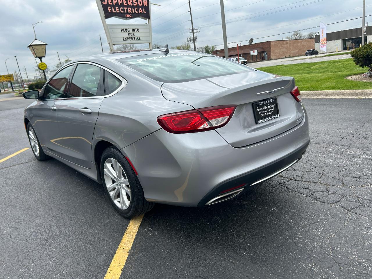 Chrysler 200 4dr Sdn Limited FWD 2016