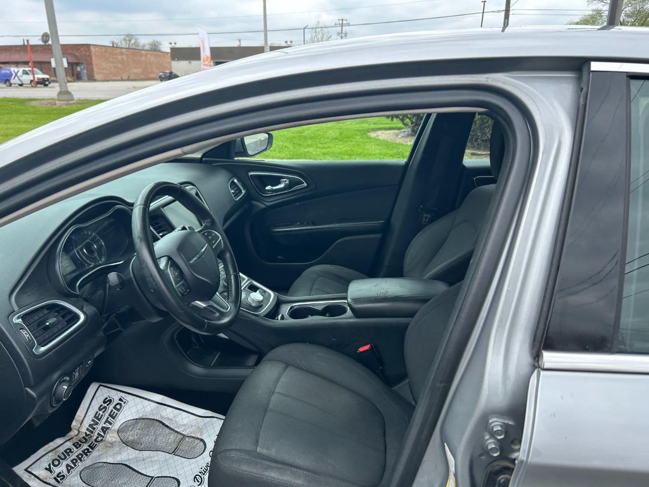 Chrysler 200 4dr Sdn Limited FWD 2016