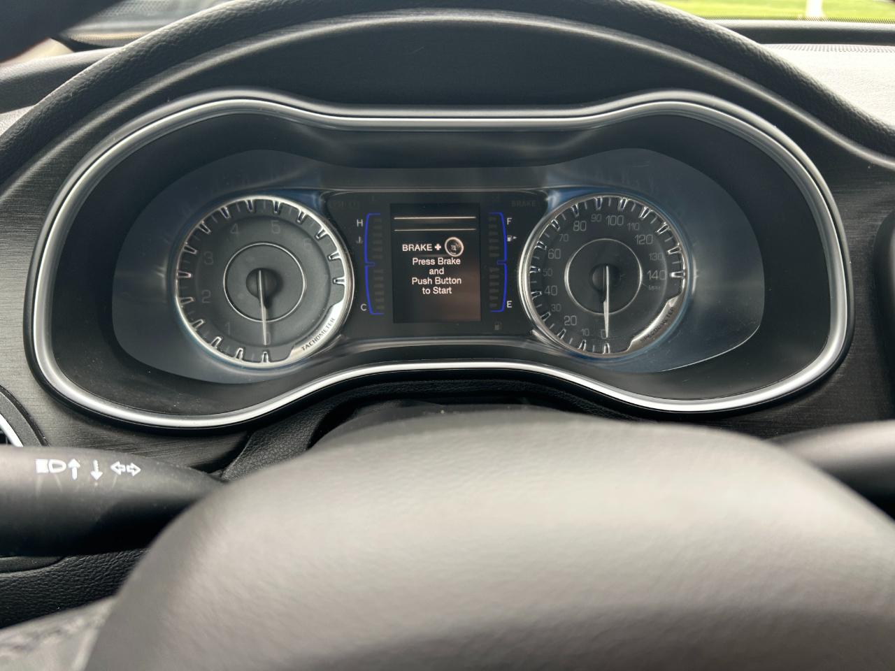 Chrysler 200 4dr Sdn Limited FWD 2016