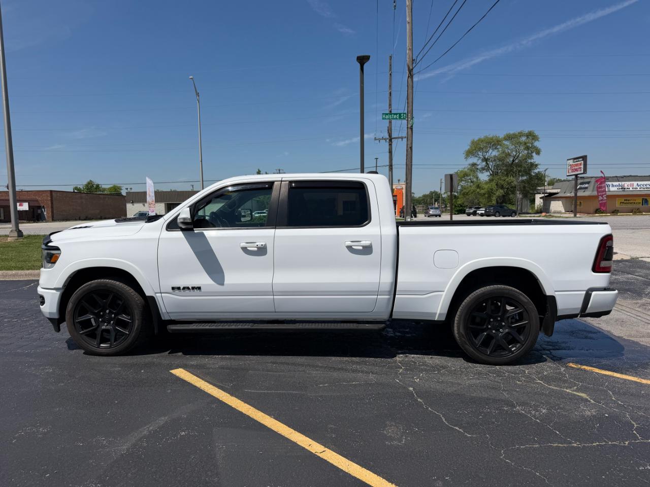 RAM 1500 Laramie 4x4 Crew Cab 6'4" Box 2020