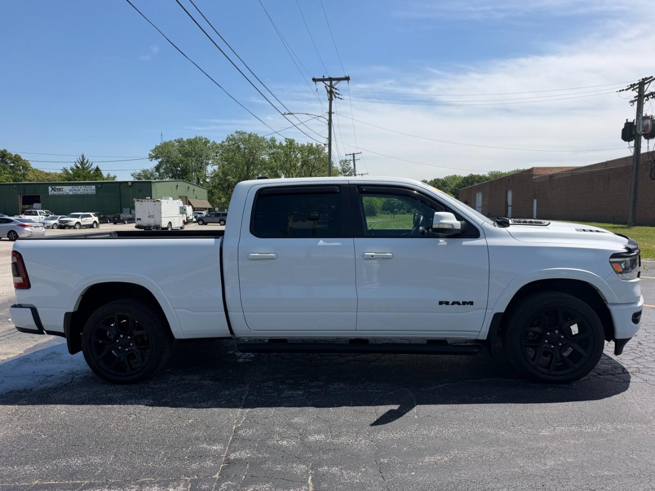 RAM 1500 Laramie 4x4 Crew Cab 6'4" Box 2020