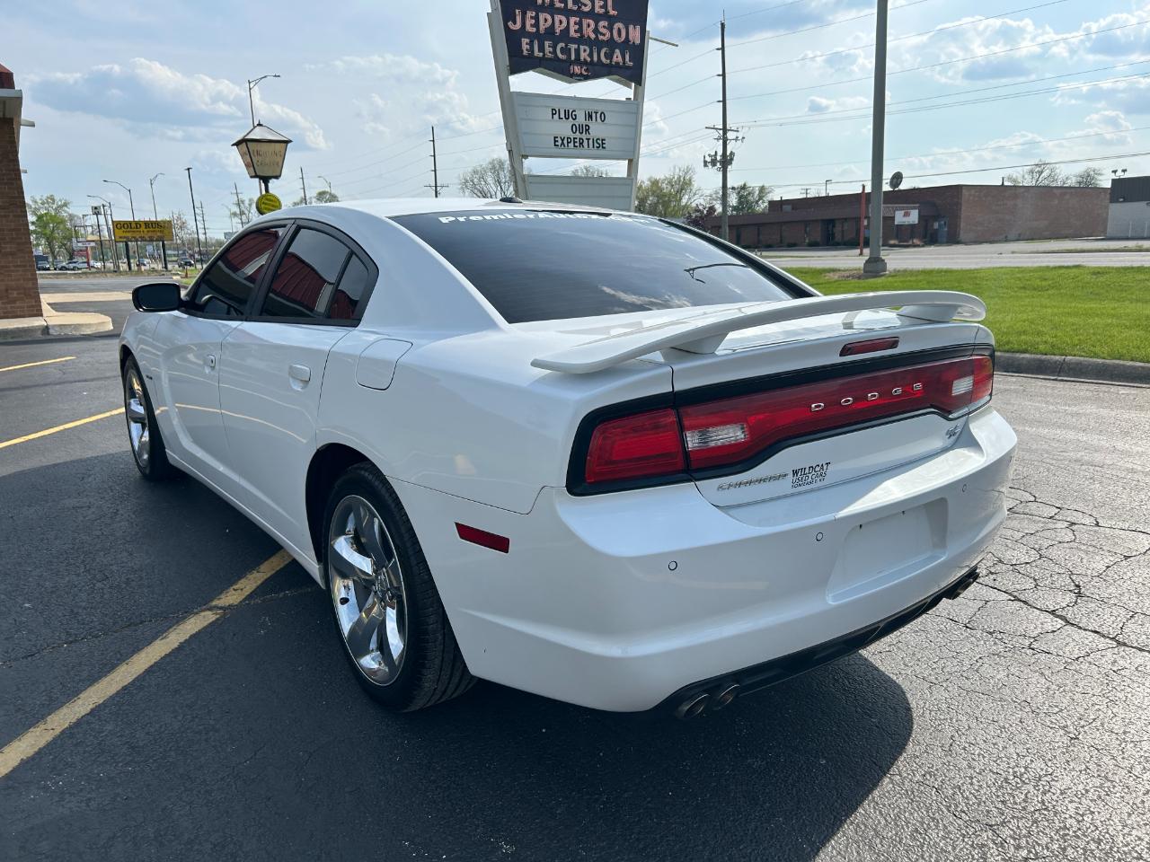 Dodge Charger 4dr Sdn RT Plus RWD 2013