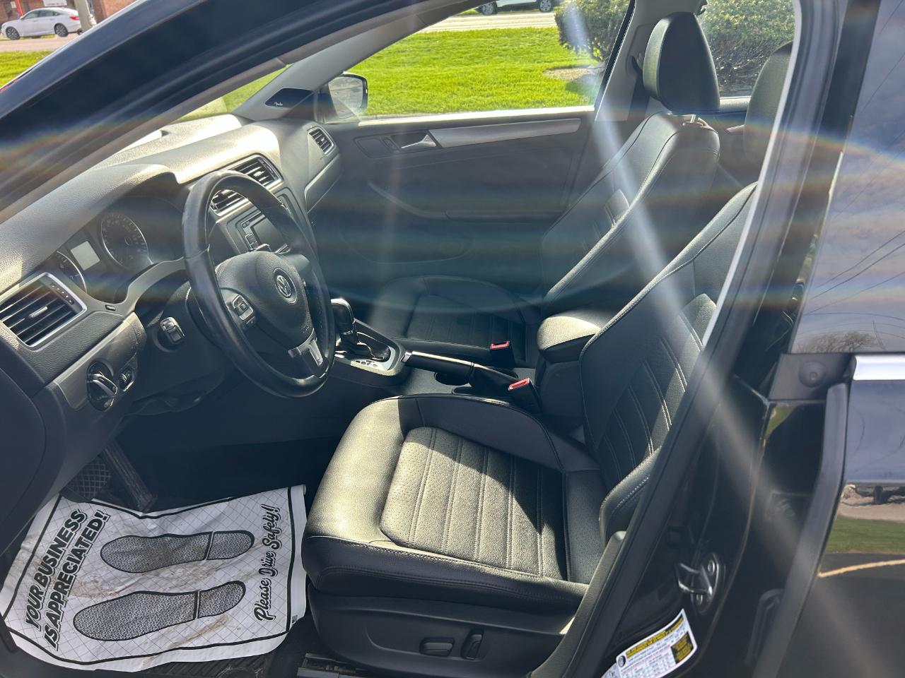 Volkswagen Jetta Sedan 4dr Auto SEL PZEV 2014