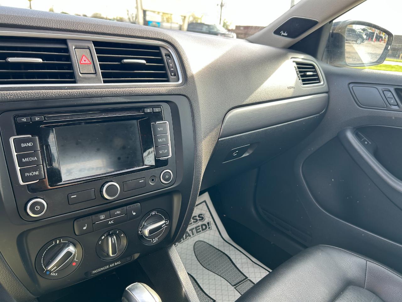 Volkswagen Jetta Sedan 4dr Auto SEL PZEV 2014