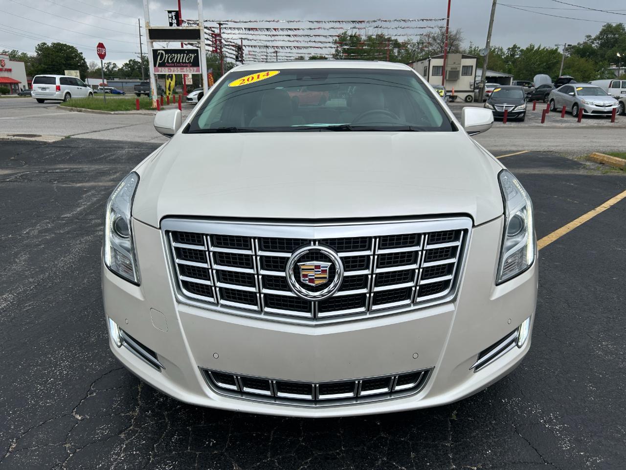 Cadillac XTS 4dr Sdn Luxury FWD 2014