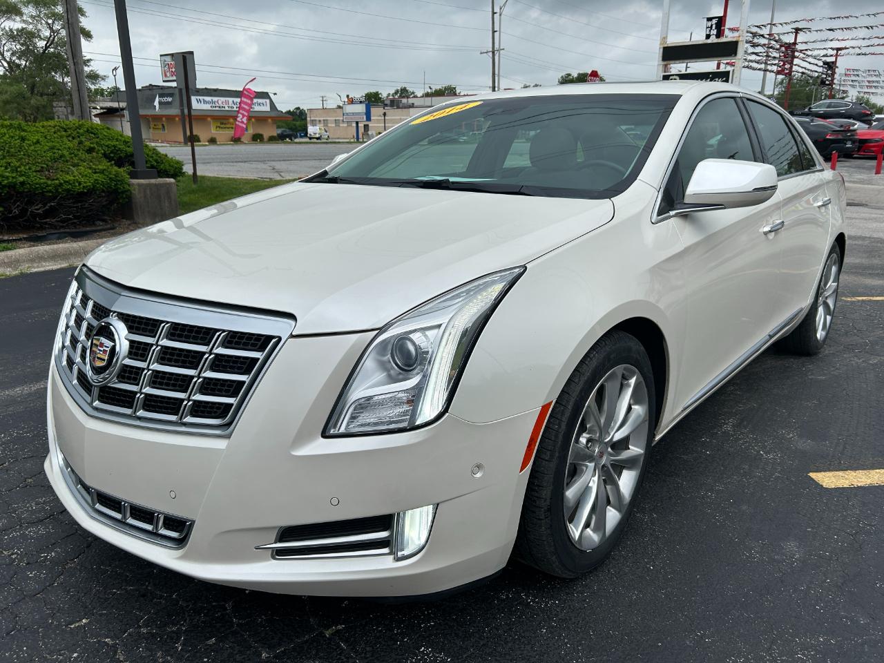 Cadillac XTS 4dr Sdn Luxury FWD 2014