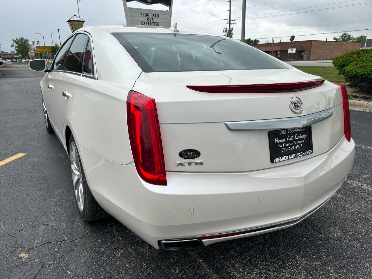 Cadillac XTS 4dr Sdn Luxury FWD 2014