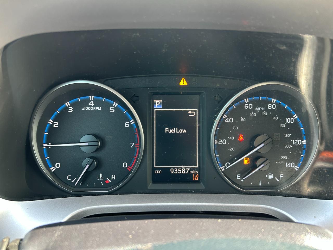 Toyota RAV4 LE FWD (Natl) 2018