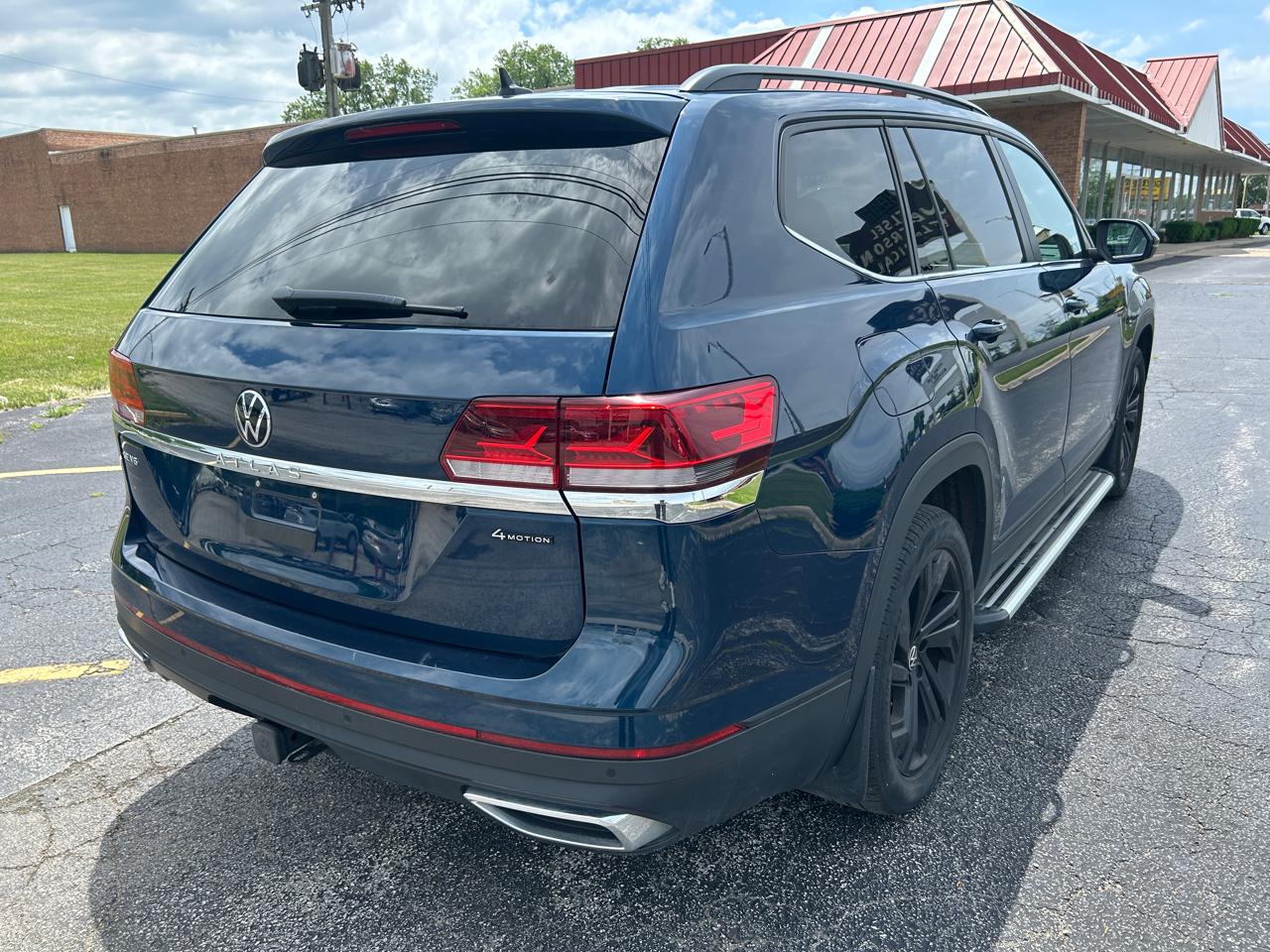 Volkswagen Atlas 3.6L V6 SE w/Technology 4MOTION 2023