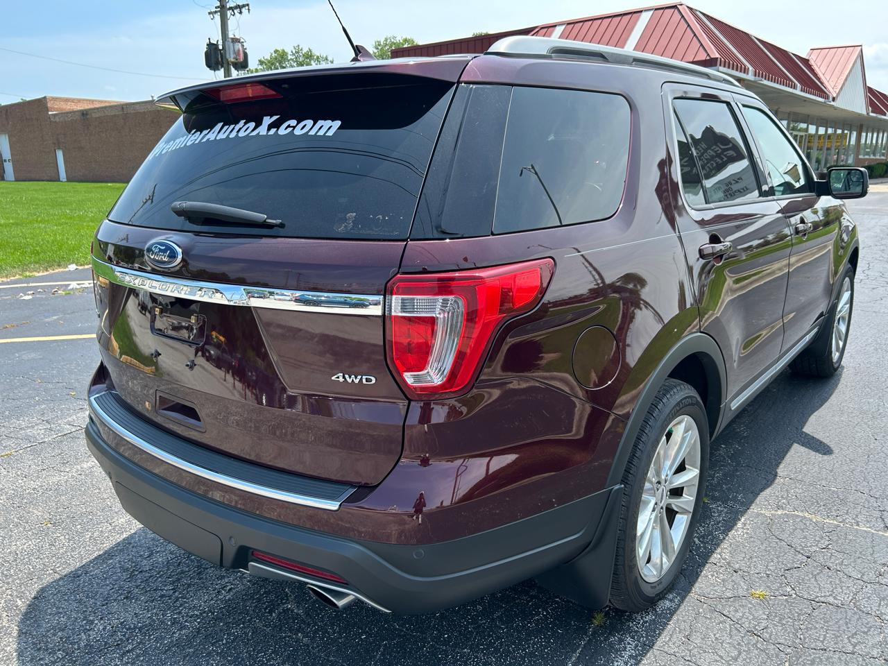 Ford Explorer XLT 4WD 2018