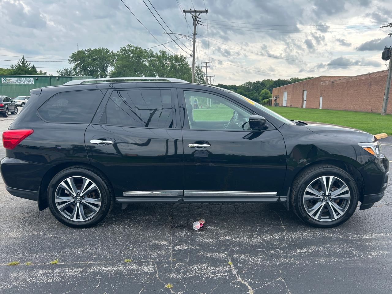 Nissan Pathfinder 4x4 Platinum 2019