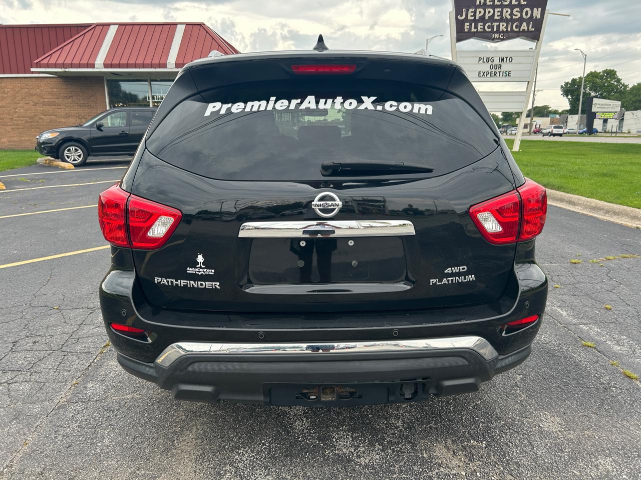 Nissan Pathfinder 4x4 Platinum 2019