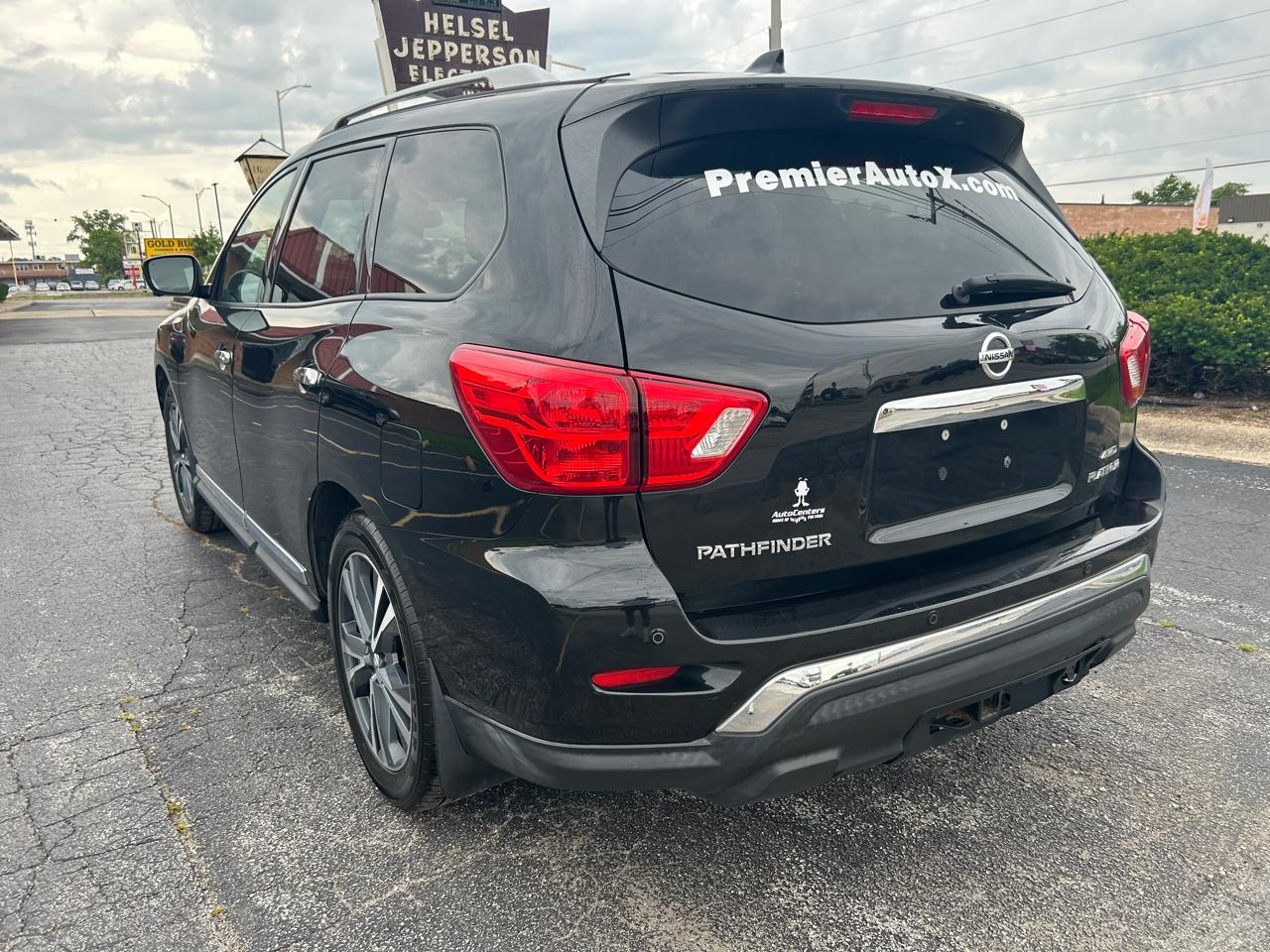 Nissan Pathfinder 4x4 Platinum 2019