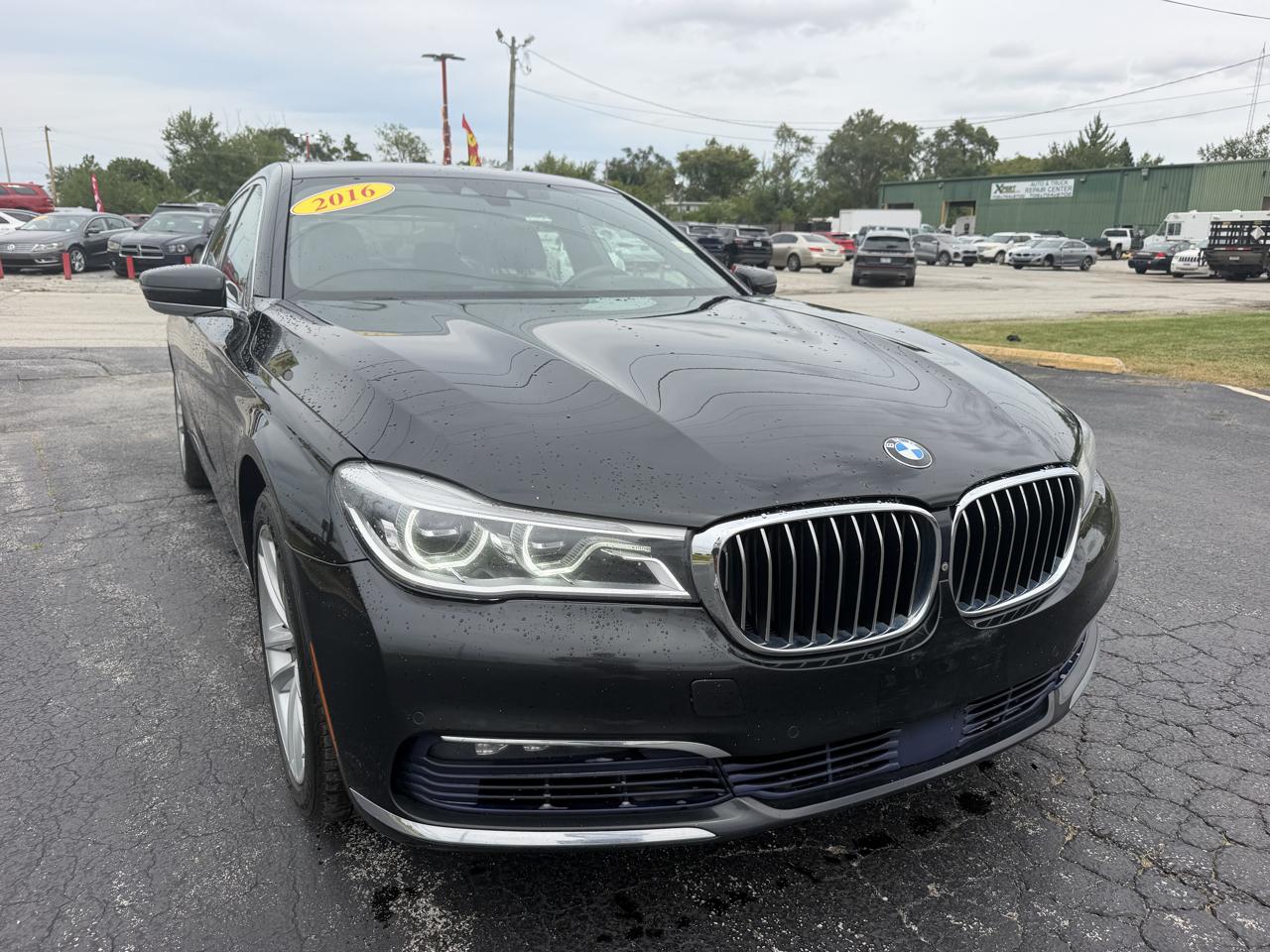 BMW 7 Series 4dr Sdn 750i xDrive AWD 2016