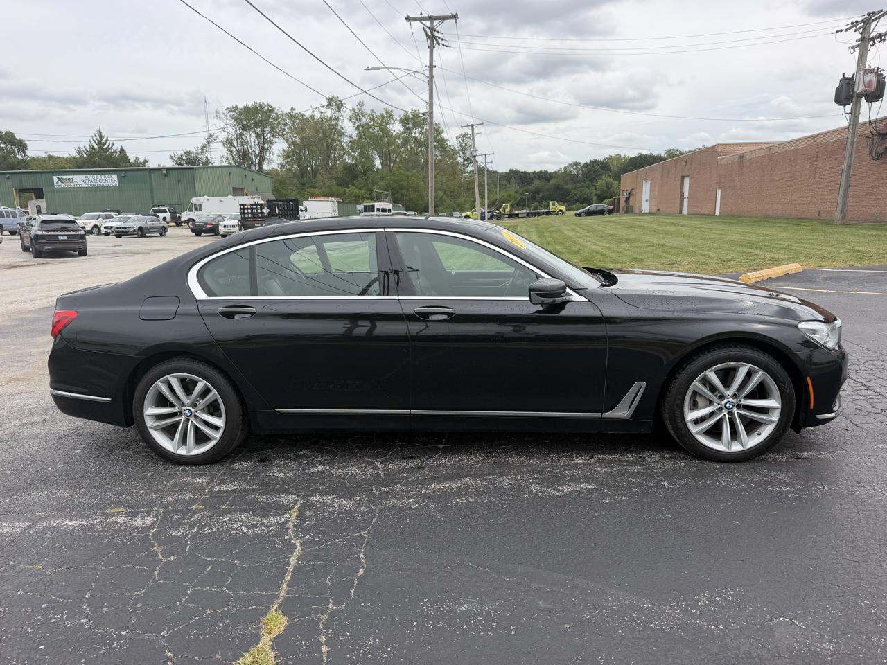 BMW 7 Series 4dr Sdn 750i xDrive AWD 2016