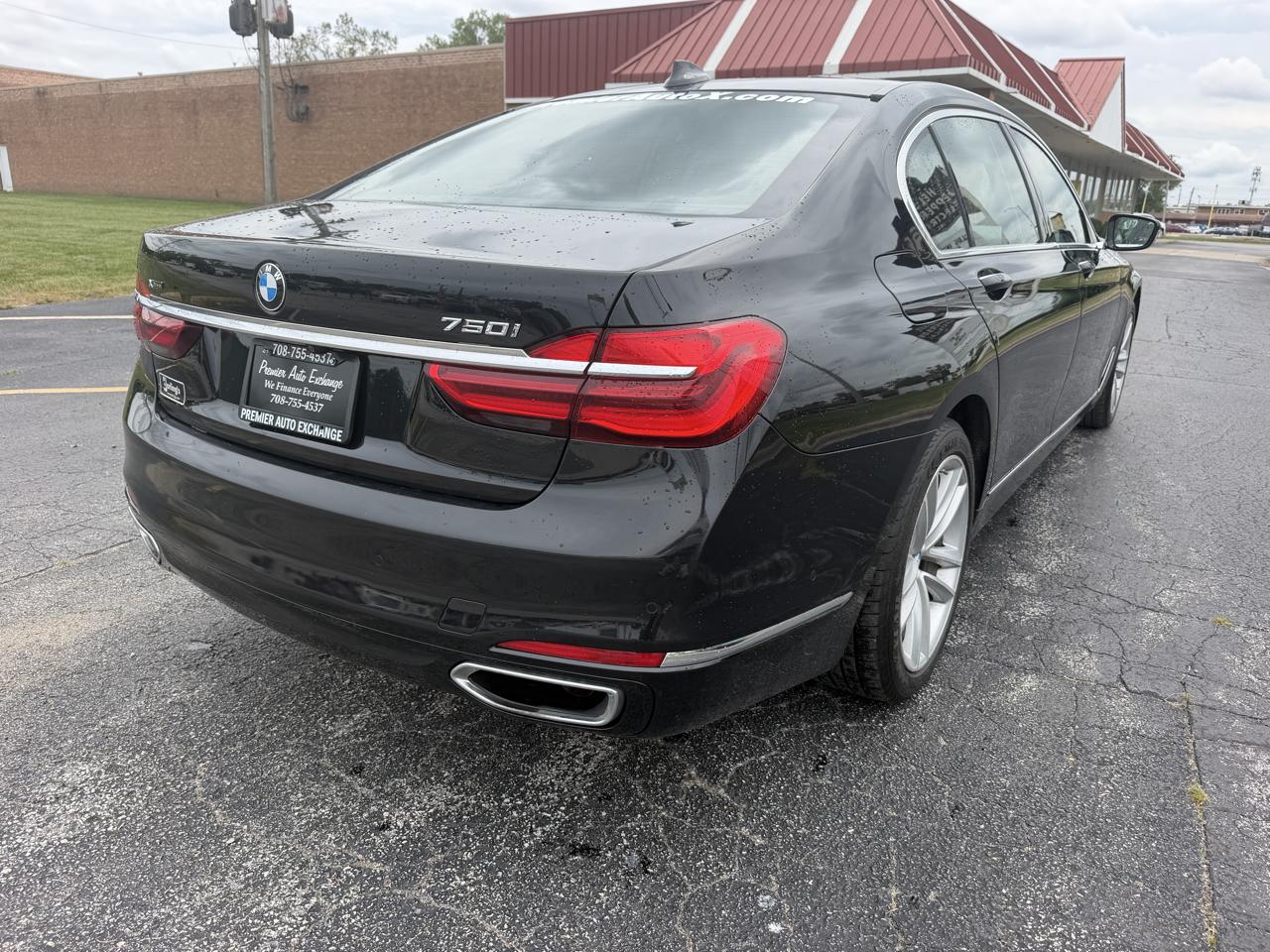 BMW 7 Series 4dr Sdn 750i xDrive AWD 2016