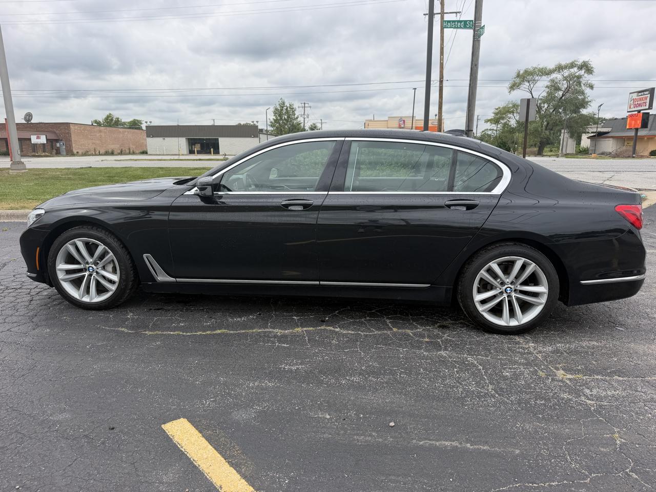 BMW 7 Series 4dr Sdn 750i xDrive AWD 2016