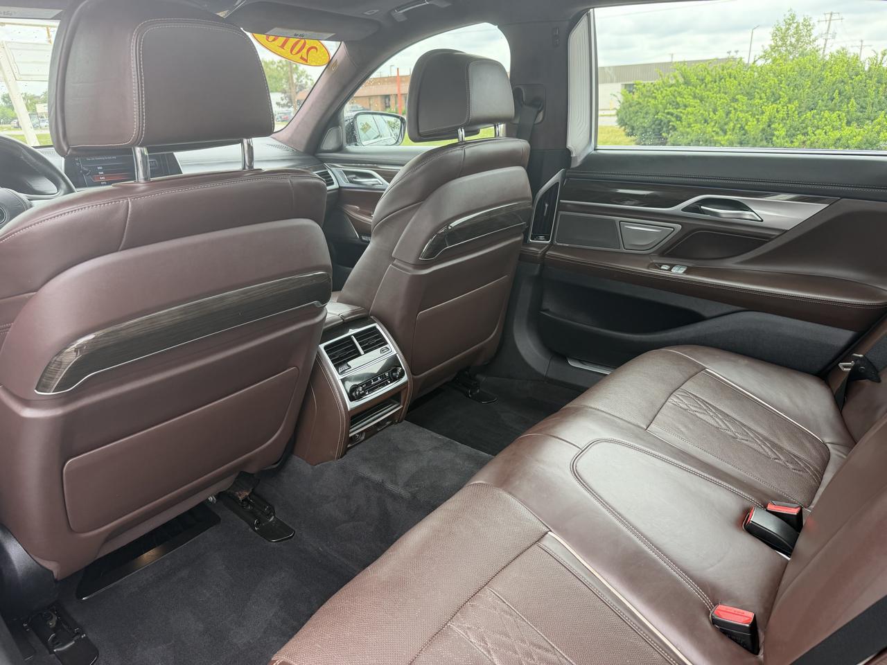 BMW 7 Series 4dr Sdn 750i xDrive AWD 2016