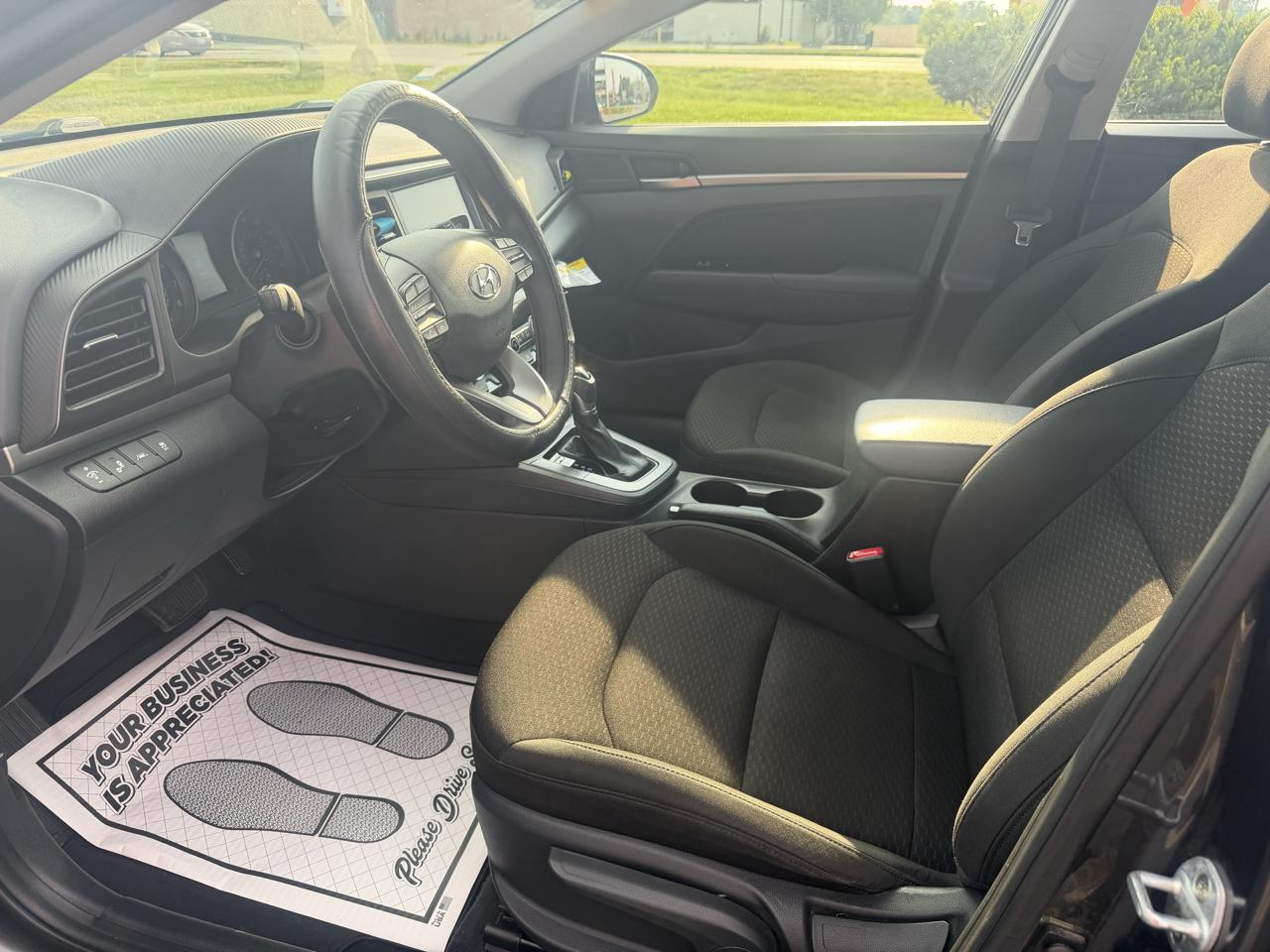 Hyundai Elantra SEL IVT 2020