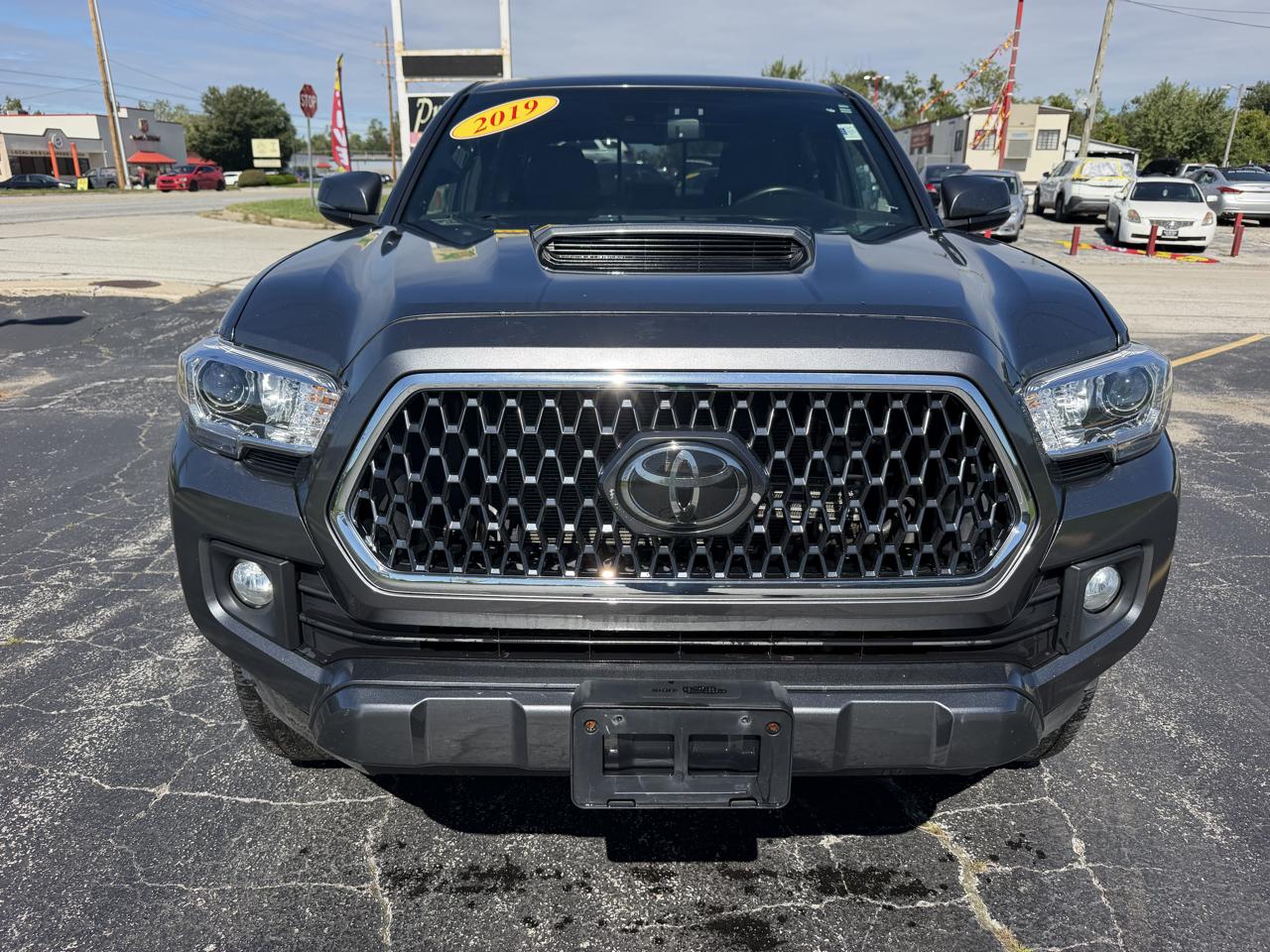 Toyota Tacoma 4WD TRD Sport Double Cab 6' Bed V6 AT (Natl) 2019