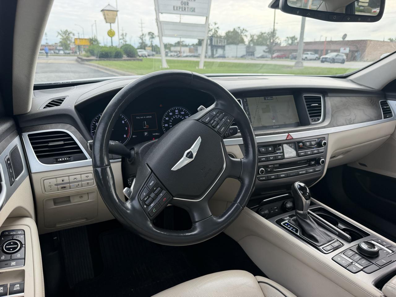 Hyundai Genesis 4dr Sdn V6 3.8L AWD 2015