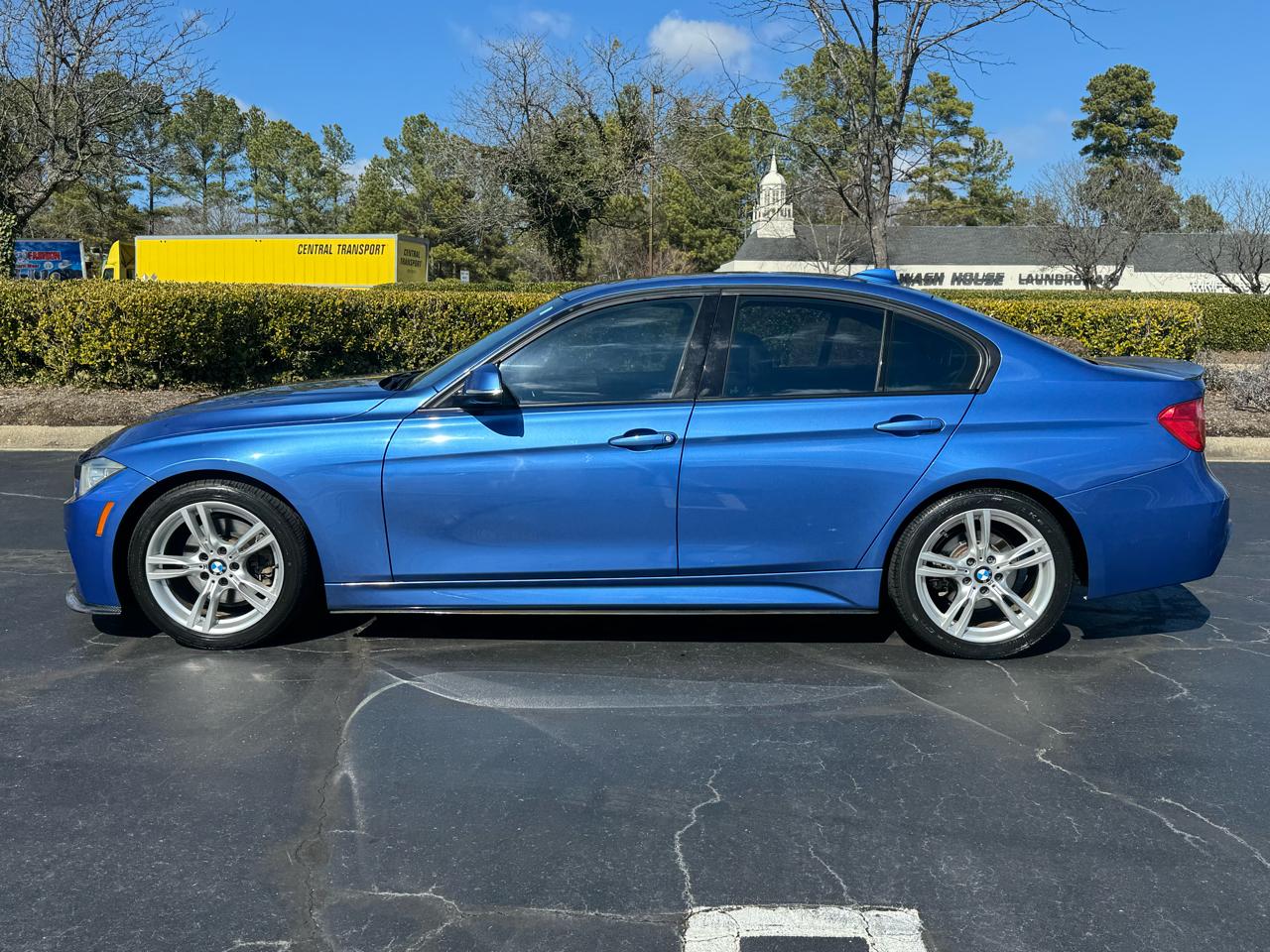 BMW 3 Series 4dr Sdn 328i RWD 2013